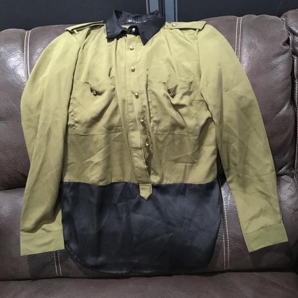 New! Two Toned Button Up - Picture 1 of 2